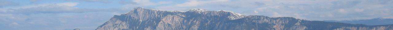 Vom Dreilndereck (1509 m) zum Dobratsch (2167m) fotografiert.