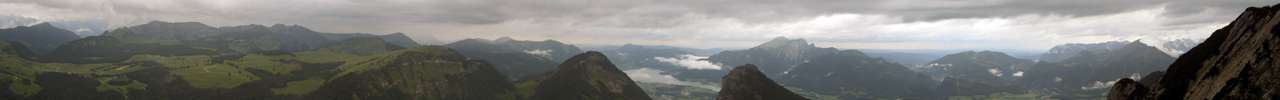 Blick auf Postalm, Wolfgangsee, Bleckwand, Sparber und Schafberg.
